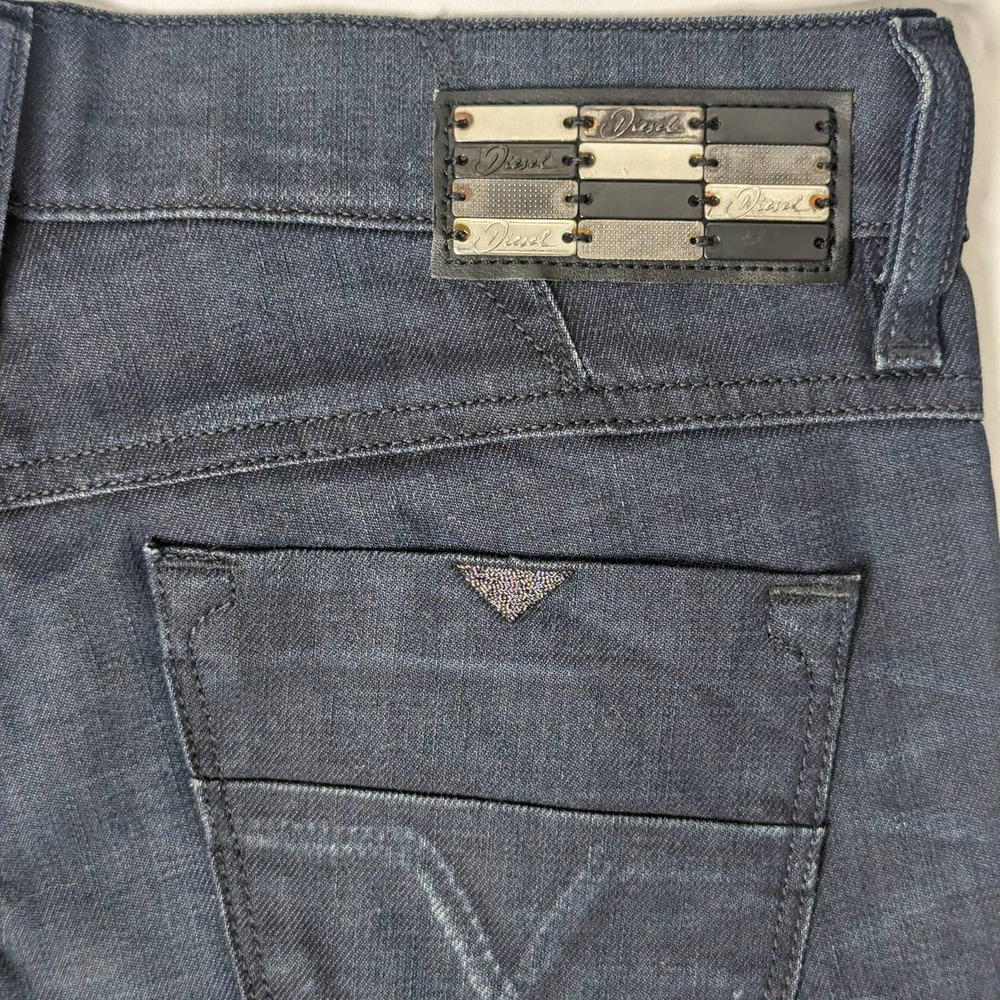 NWT DIESEL Livy Super Slim Straight Dark Wash Stretch 00CNZ7 24x32 Womens Jeans - Picture 4 of 7